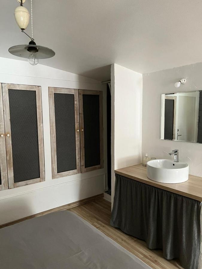 Les Chambres De Pauline Avec Spa Et Climatisation 阿尔贝维尔 外观 照片